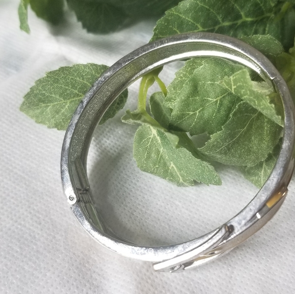 Womens Bracelet - Picture 4 of 7